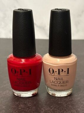 OPI Nail Lacquer Set —Big Apple Red and Bubble Bath
